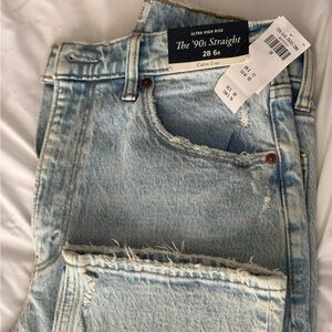 A&F Curve Love Ultra High Rise 90s Straight Jeans